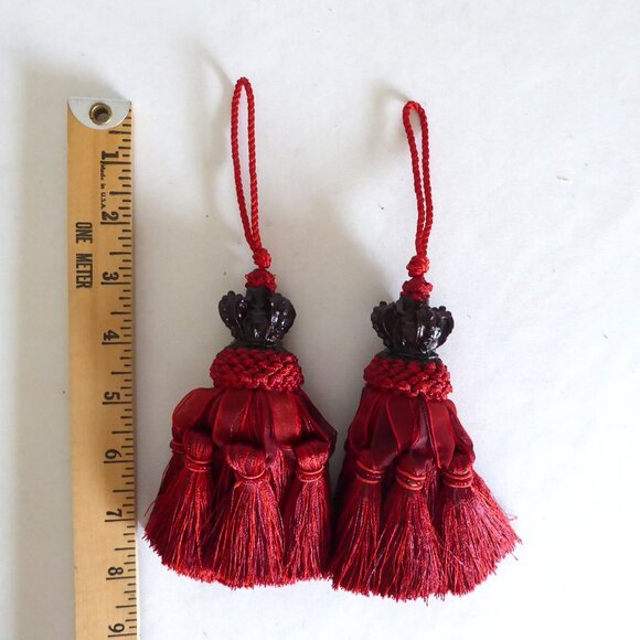NEW 5” DECORATIVE ACCENT ROYAL CROWN TOPPED RED BURGUNDY BEADED RIBBON TASSEL - Picture 2 of 9